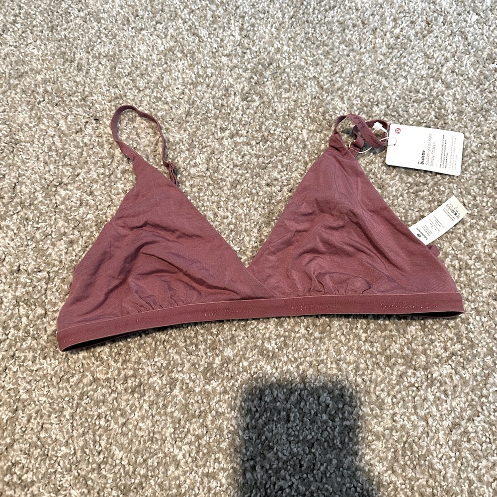 Lululemon Athletica bra, super gorgeous color, never worn! NWT